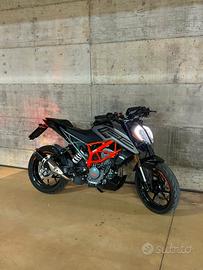KTM DUKE 125 Silver 2021