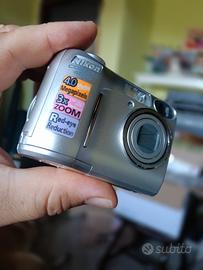Lotto fotocamere vintage Nikon coolpix e Minunolta