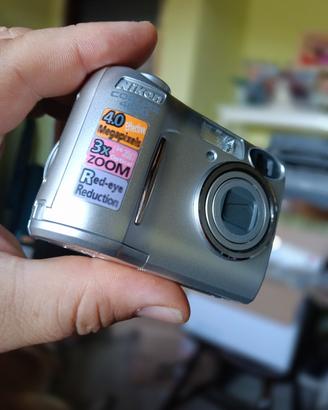 Lotto fotocamere vintage Nikon coolpix e Minunolta