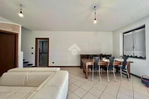 VILLA SINGOLA A GRANOZZO CON MONTICELLO