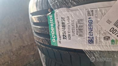 Coppia di pneumatici estivi 225/40R18