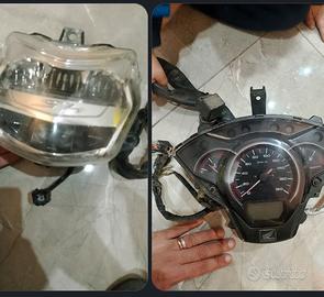 Contachilometri e faro sh 300 2018