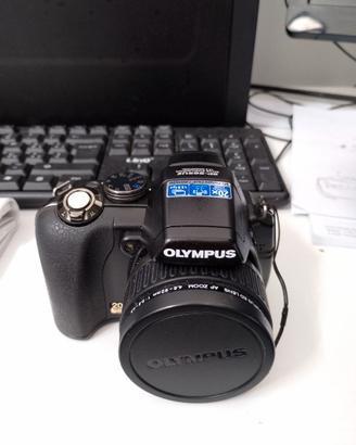Olympus SP-565UZ Digitale