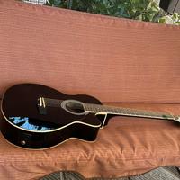 Chitarra acustica elettrificata Stagg