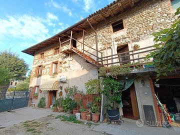 CASA IN LINEA CON GIARDINO