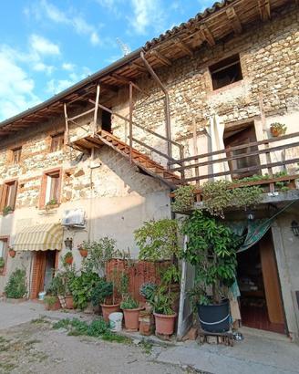 CASA IN LINEA CON GIARDINO