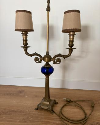 Lampada da tavolo in ottone stile classico