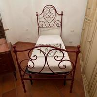 Letto in ferro batturo