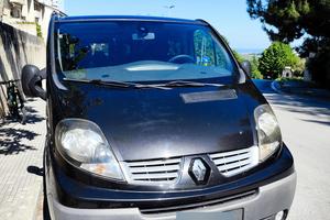 RENAULT TRAFIC PASSENGER