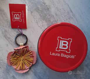 portachiavi  Laura Biagiotti a forma di fiore