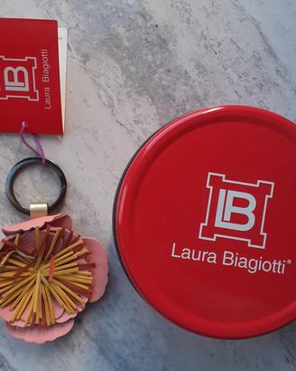 portachiavi  Laura Biagiotti a forma di fiore