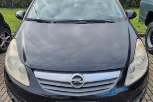 OPEL CORSA CON MOTORE NUOVO