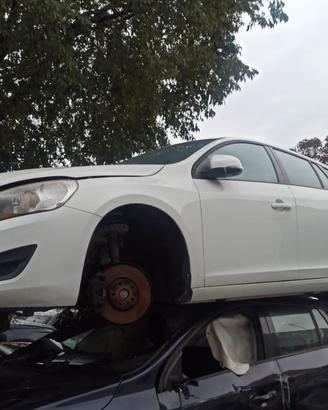 VOLVO V60 2013
