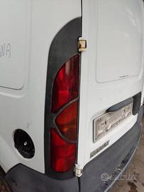 Fanale posteriore sinistro RENAULT KANGOO del 2001