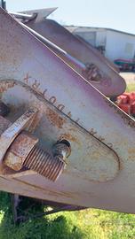 Aratro trivomere fuori solco