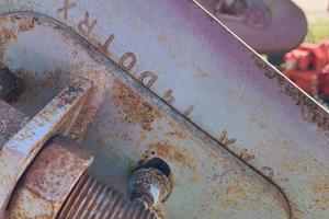 Aratro trivomere fuori solco