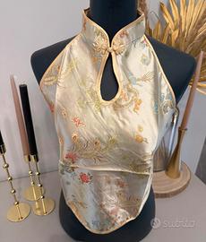 Top in seta vintage in oro