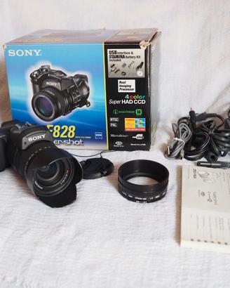 Sony Cyber-shot DSC-F828 – Ottica Zeiss e CCD