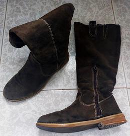 Stivali n. 38 color marrone in pelle scamosciata