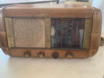 RADIO EPOCA MOINERVA 505/4