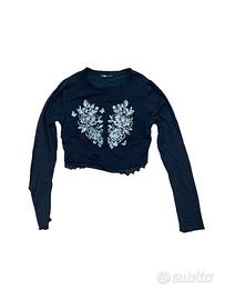 Top grigio scuro a maniche lunghe