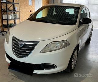Lancia Ypsilon 1.2 69 CV 5 porte S&S Gold