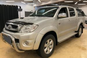 Toyota Hilux 3.0 D-4D 4WD 4p. Doub. Cab SR+