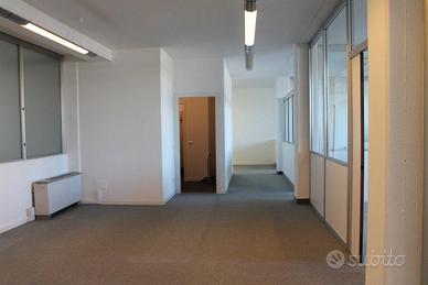 Ufficio 180 mq con doppi servizi