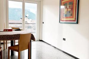 Laives: bilocale con balcone