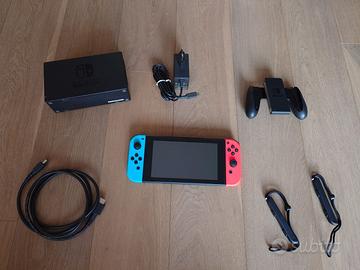 Nintendo Switch (con garanzia) + SD256 + accessori