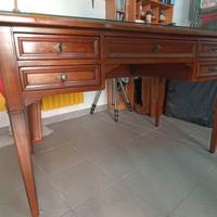 Scrivania classica