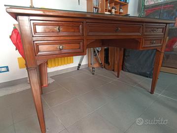 Scrivania classica