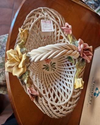 cestino con rose dipinto a mano bottega artigiana 