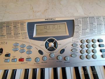 Tastiera Medeli MC 37A con custodia a tracolla