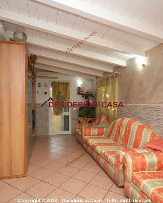 Casa, Lascari.