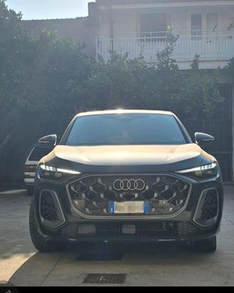 Stupenda Audi Q5 SPB S-line 40 tdi full optional