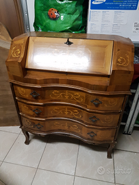 Cassettiera antica con secretaire