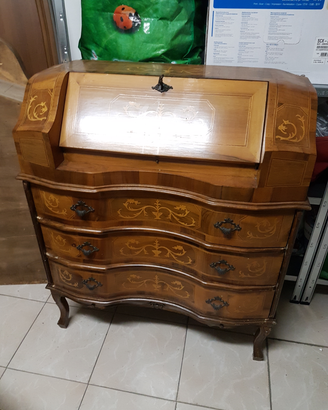 Cassettiera antica con secretaire