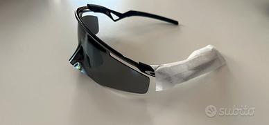 Occhiali da sole oakley kato qntm nuovi