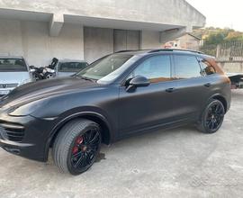 PORSCHE Cayenne Turbo 2011