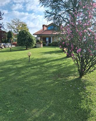 villa singola  su 1400.mq edificabe 