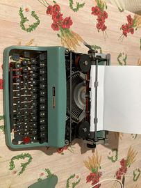 Macchina da scrivere Olivetti Lettera 32, funziona