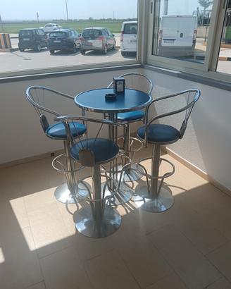 3 set tavolini alti più 12 sgabelli 