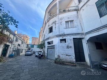 3 LOCALI A GRAGNANO