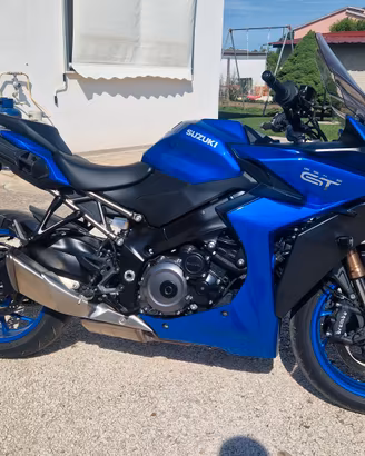 Suzuki gsxs 1000 gt