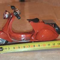 Vespa Modellino in ferro artigianale da collezion