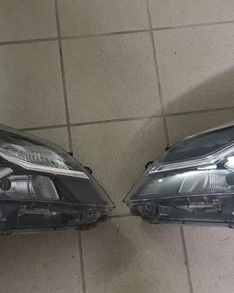Fari Toyota Yaris III restyling (XP130) 2014-2017