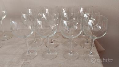 24 bicchieri Bormioli, 12 alti 20 cm, e 12 alti 26