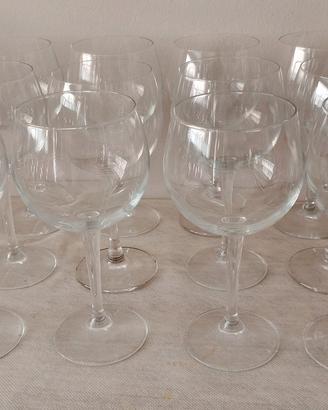 24 bicchieri Bormioli, 12 alti 20 cm, e 12 alti 26