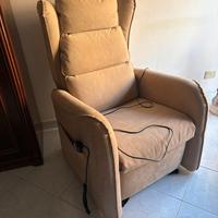 Poltrona con meccanismo relax, lift e massaggio